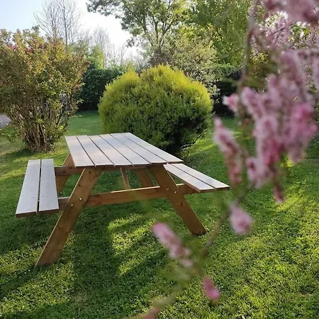 Emplacement Ideal Au Calme Avec Parking Gratuit Cloture Apartment Sully (Calvados)