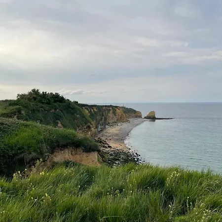 Emplacement Ideal Au Calme Avec Parking Gratuit Cloture Sully (Calvados)